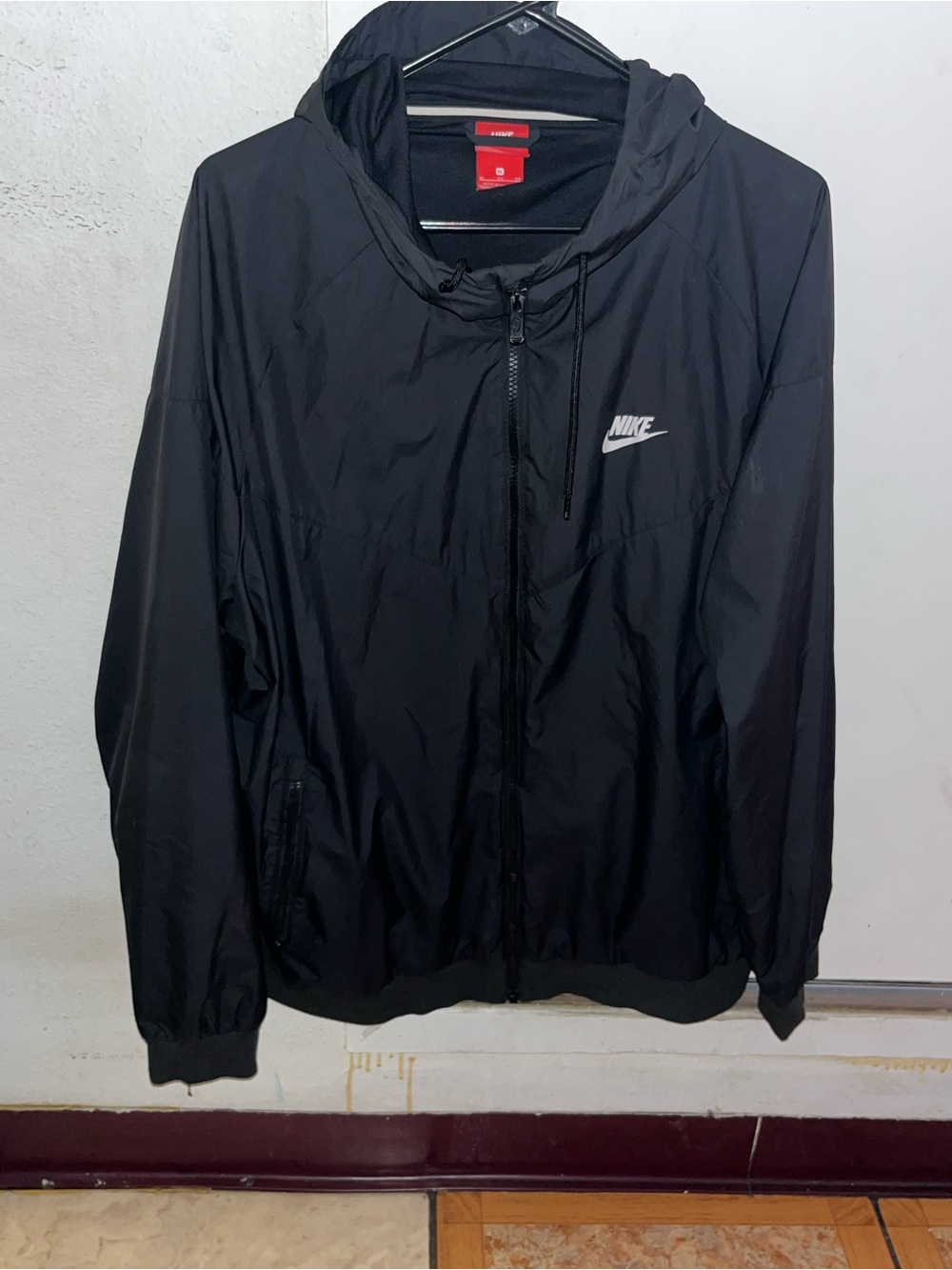 Nike men’s sportswear Windrunner